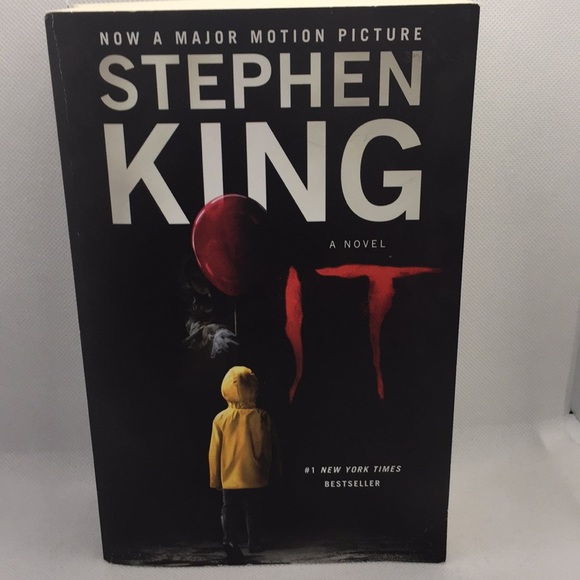 It by Stephen King A Novel Horror Thriller Clown Paperback Book Scribner 2017 - Picture 1 of 12